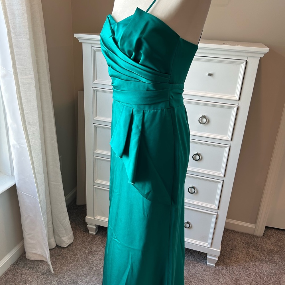 Beautiful 👗 - Picture 2 of 5